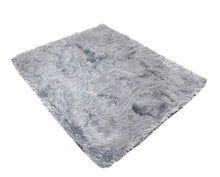 Load image into Gallery viewer, Waterproof Faux Fur Throw Blanket